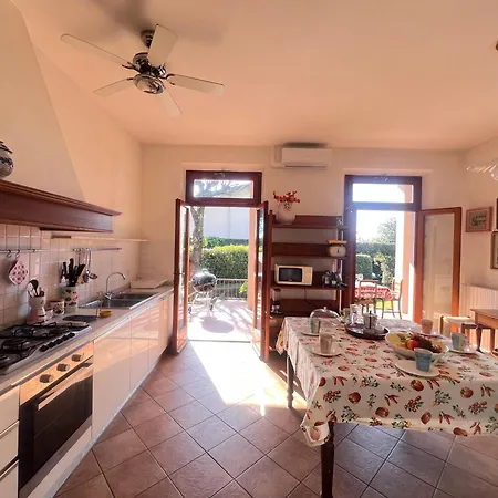 Biba Tra Lucca E Pisa Holiday home Avane
