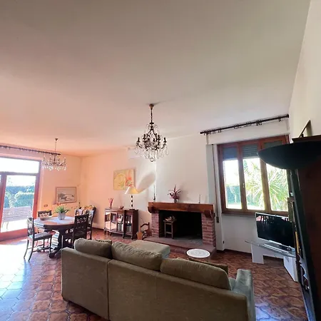 Biba Tra Lucca E Pisa Holiday home Avane